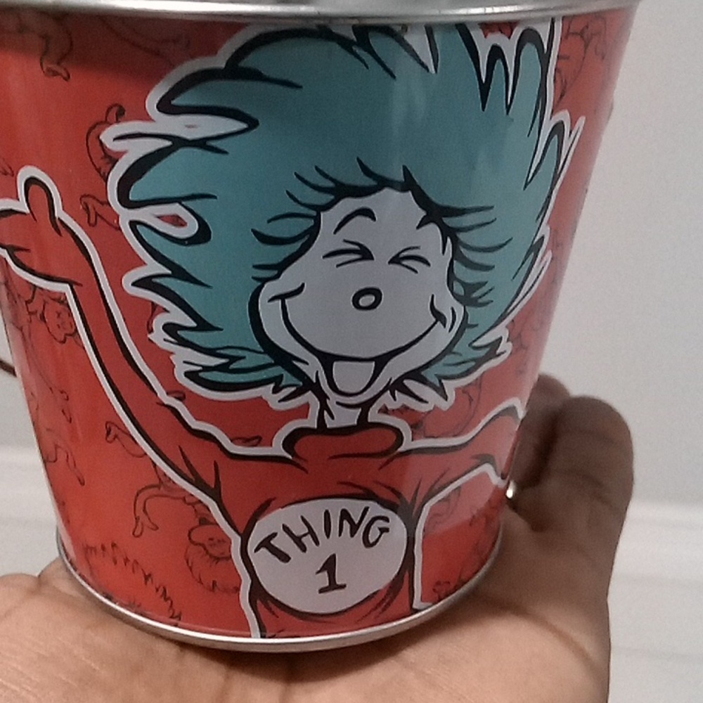 Dr Seuss mini pales